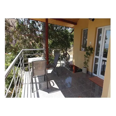 펜션 Three-bedroom Holiday In