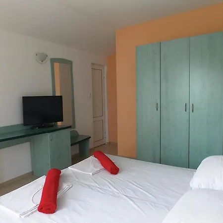 Three-bedroom Holiday In 바르나